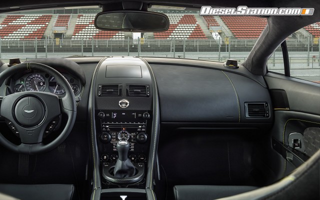 Aston Martin V8 Vantage GT 2015 Widescreen Picture #5 Aston Martin V8 Vantage GT 2015 Widescreen Picture #5